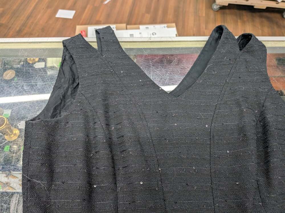 Tahari ASL Black Metallic Sequin Tweed Sleeveless Sheath Dress with Chain Waist